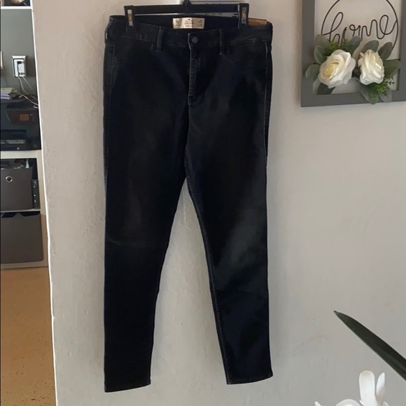 Hollister Jeans 👖 - Picture 1 of 7